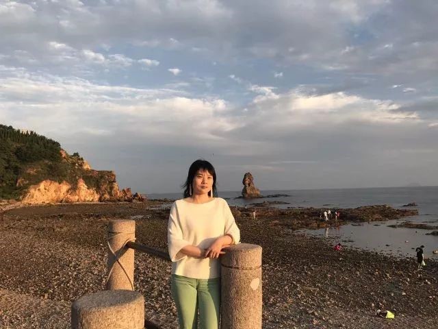 石彦霞老师.jpg